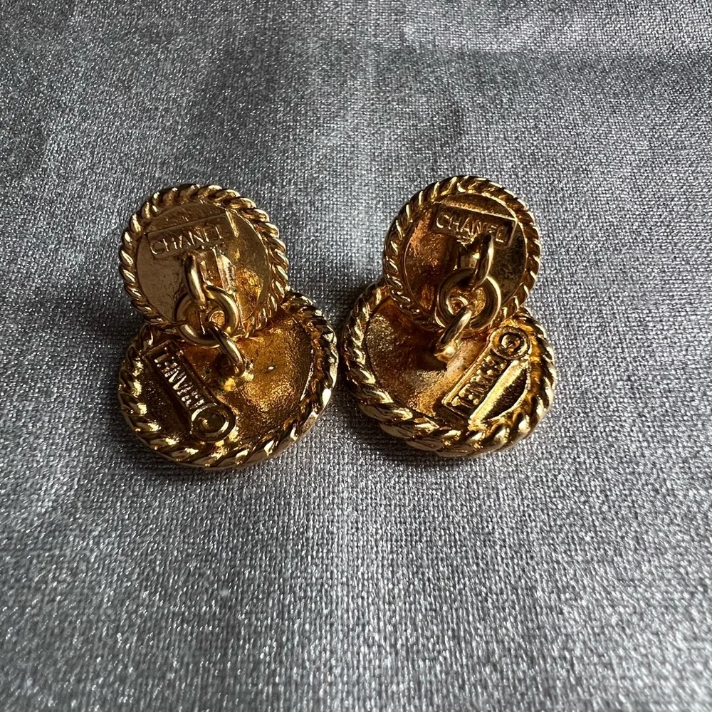 Chanel Gold Round Vintage Cufflinks